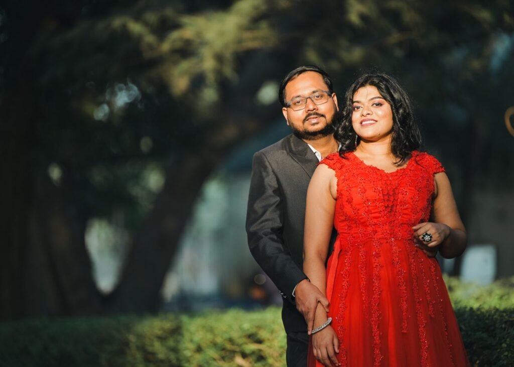 Mastering the First Impression: Your intriguing post title goes here Elegant pre-wedding photoshoot highlighting love and style outdoors in Kolkata.